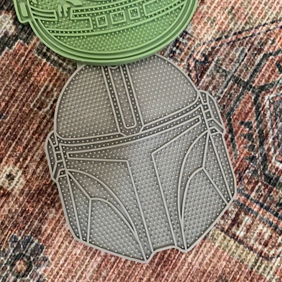 Star Wars Mandalorian Silicone Trivet Set - Picture 2 of 3